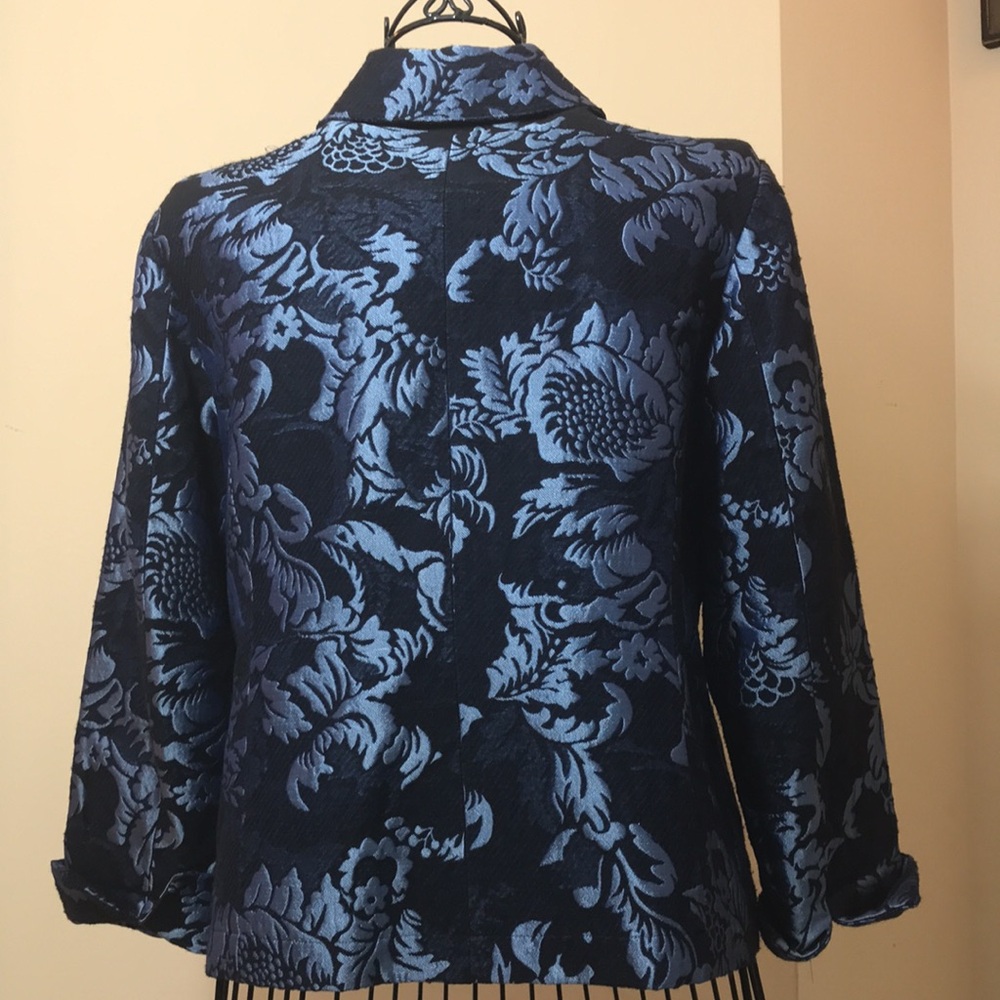 Chico’s 4-Button Fully Lined Blue Floral Blazer 3… - image 5